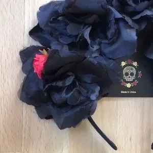Piper K Rose Skull Headband Flower Crown Hot Topic | Accessories | Piper K Rose Skull Headband Flower  main image 2